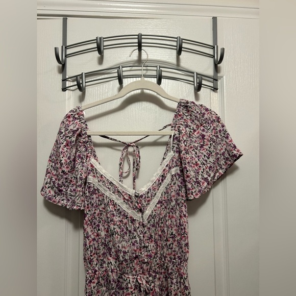 Francesca's Romper Women's Size XS Pink V Neck Ditzy Floral Lace Flutter Sleeve - Picture 3 of 16